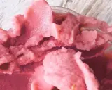 Delicioso helado de sandía, refrescante y perfecto para un día caluroso.