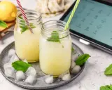 Refrescante limonada casera, perfecta para el verano, preparada con la ayuda de la Thermomix.